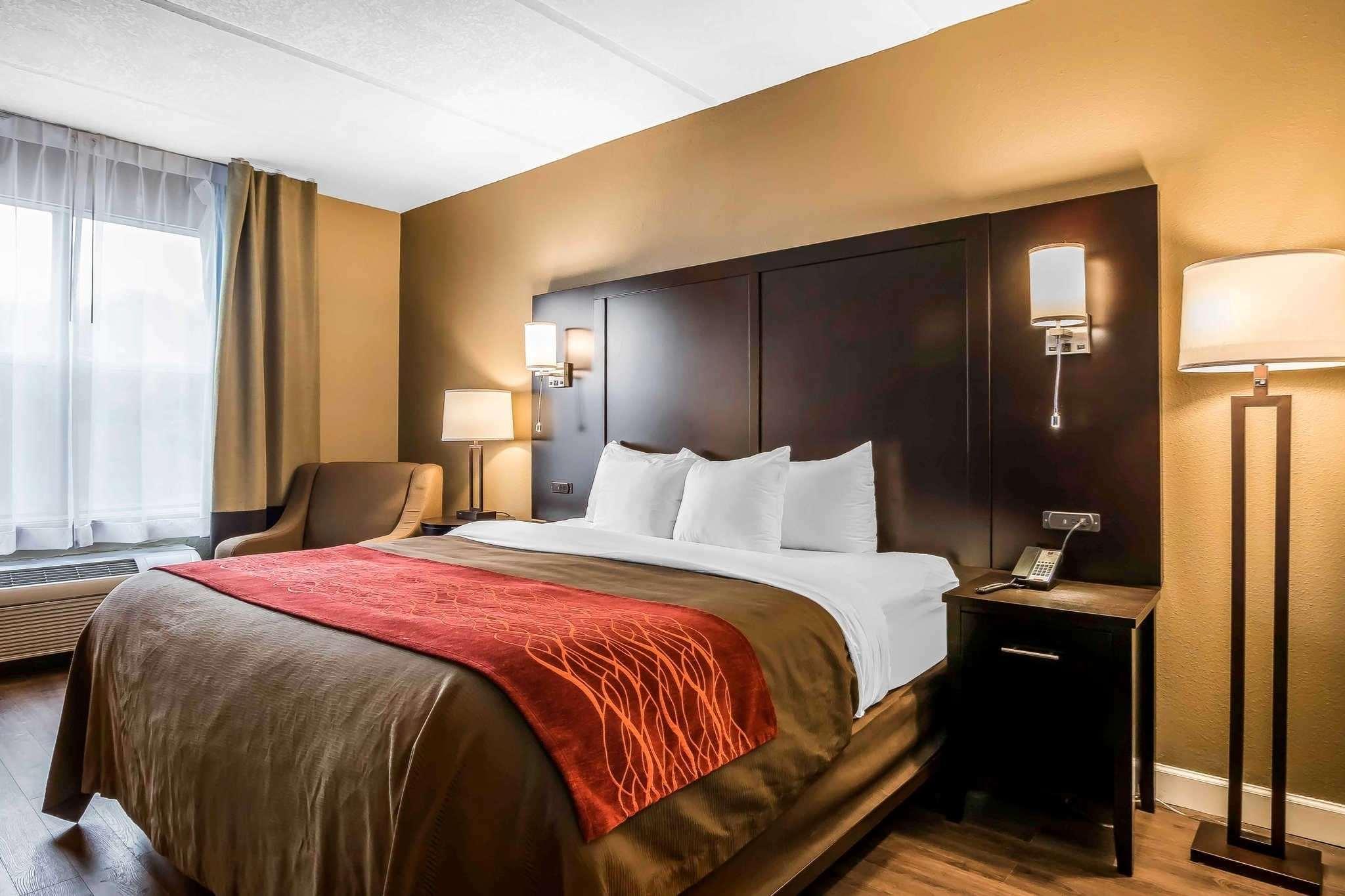 Comfort Inn & Suites Near Six Flags Lithia Springs Exterior foto