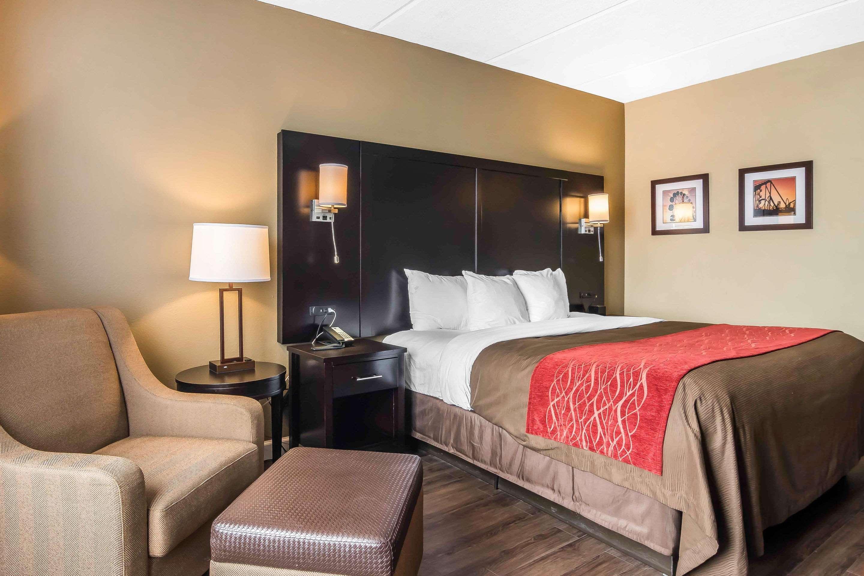 Comfort Inn & Suites Near Six Flags Lithia Springs Exterior foto